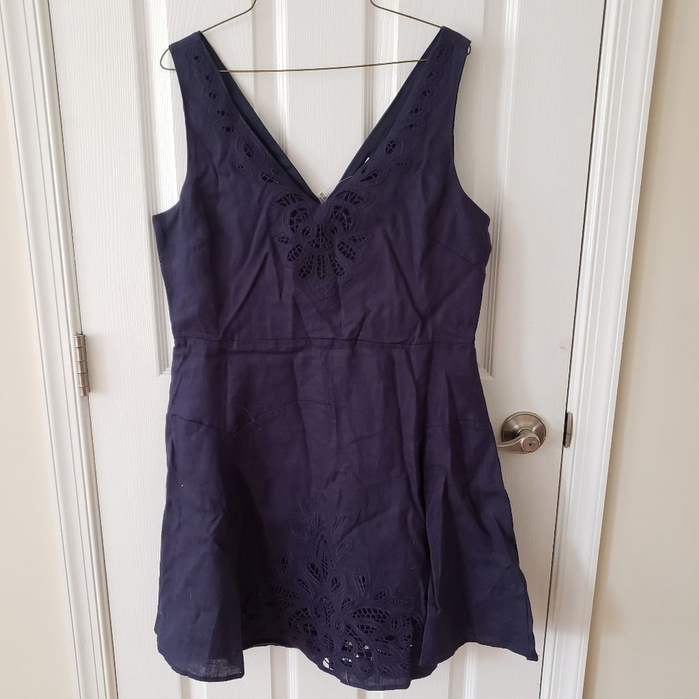 NEIMAN MARCUS Sleeveless Linen Embroidered Detail Dress